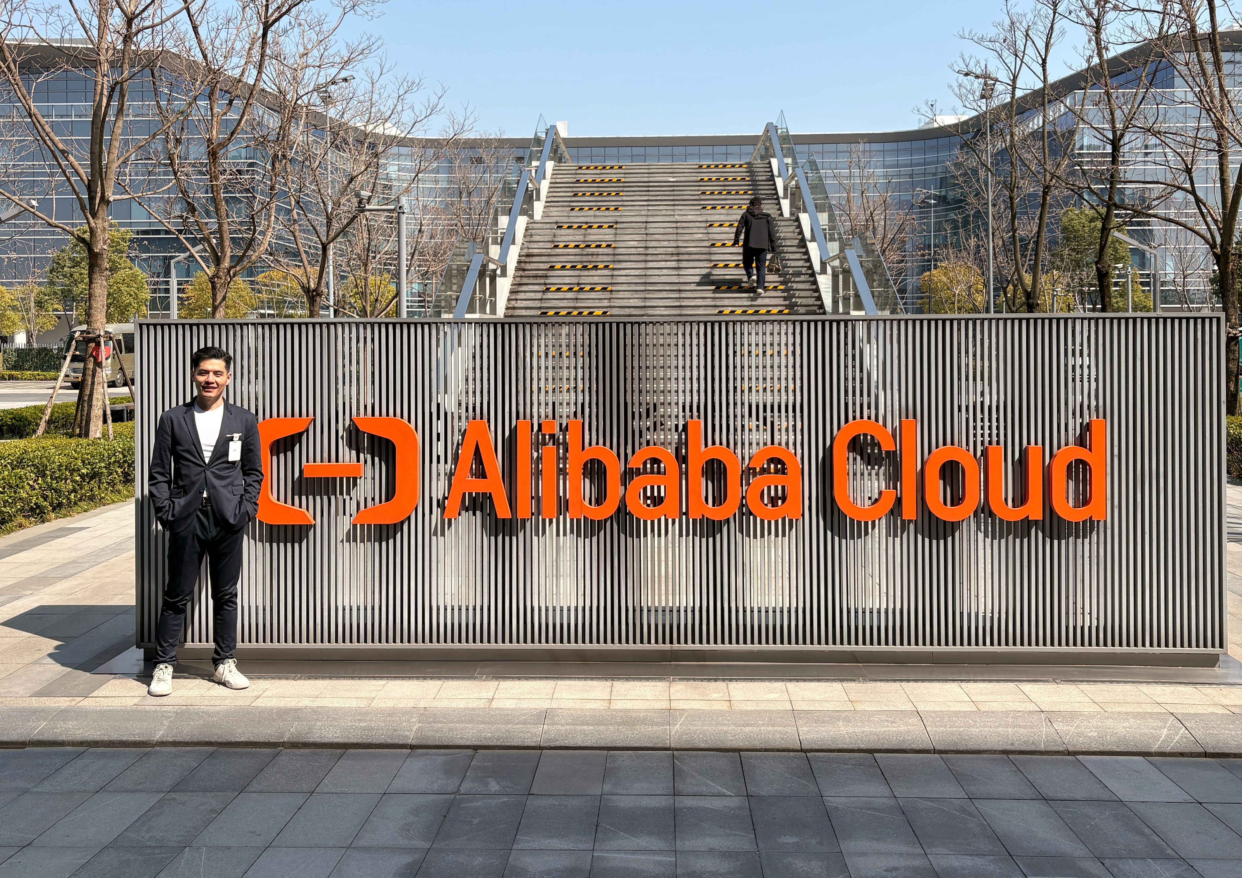 AI Solutions & Cloud - Alibaba Cloud Solutions Architect